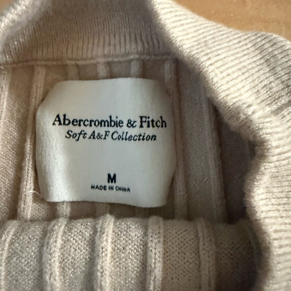 Abercrombie and fitch sweater soft collection  cream tan lightweight ribbed - Picture 2 of 4